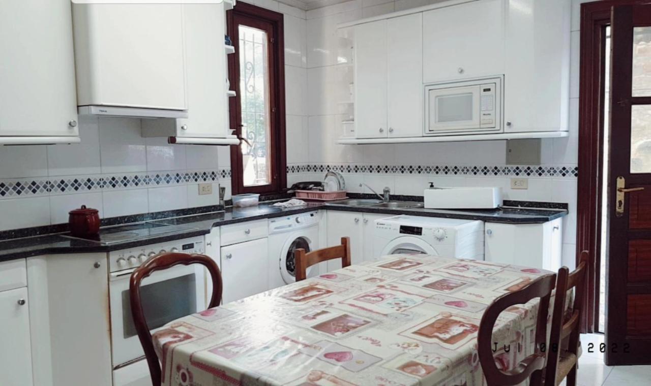 Tuul Etxea Apartment Galdakao Bagian luar foto