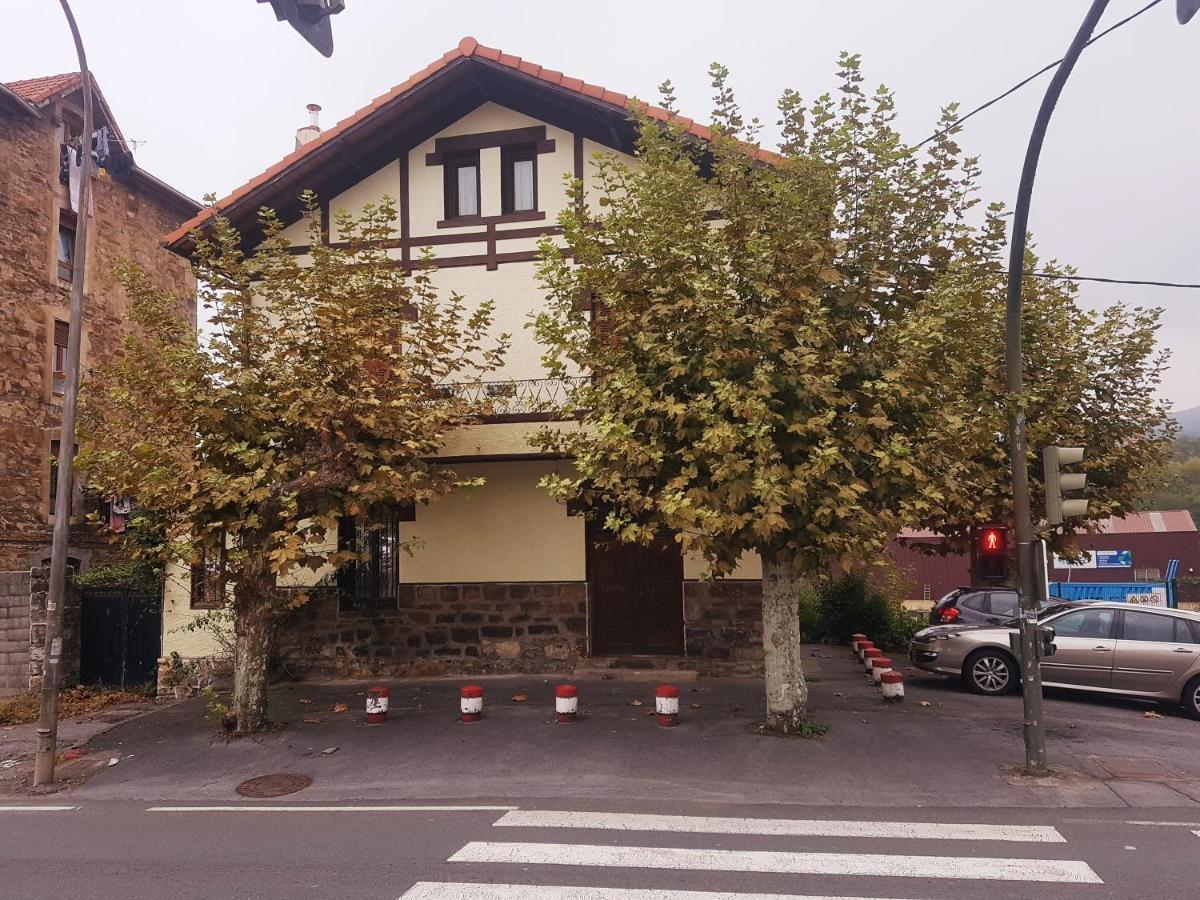 Tuul Etxea Apartment Galdakao Bagian luar foto