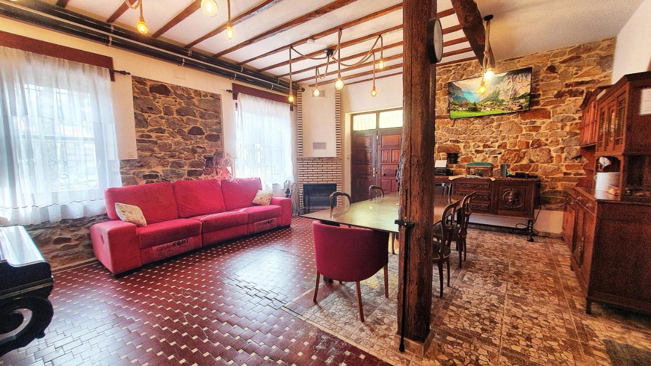 Tuul Etxea Apartment Galdakao Bagian luar foto