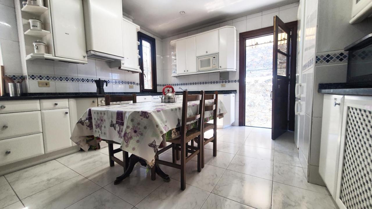 Tuul Etxea Apartment Galdakao Bagian luar foto