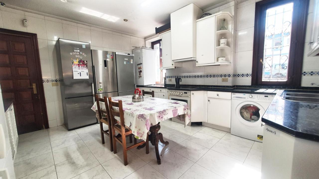 Tuul Etxea Apartment Galdakao Bagian luar foto