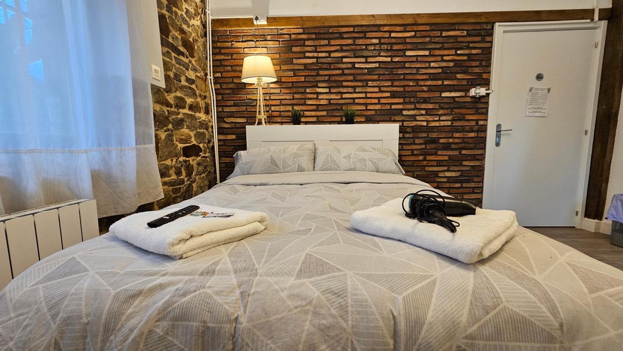 Tuul Etxea Apartment Galdakao Bagian luar foto